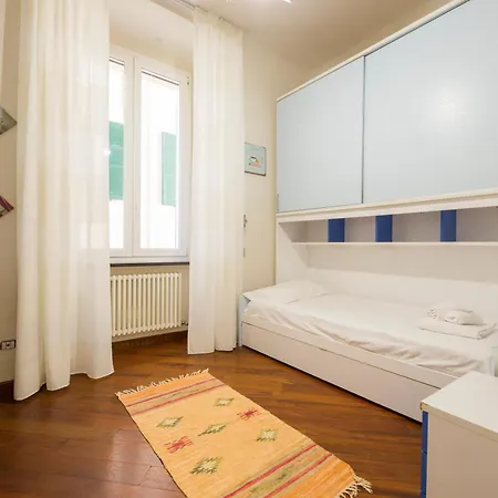 Joivy Spacious 3-bedroom In Appartement Gênes